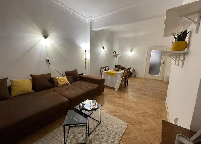 Lovely And Super Central Two-Bedroom Apartment