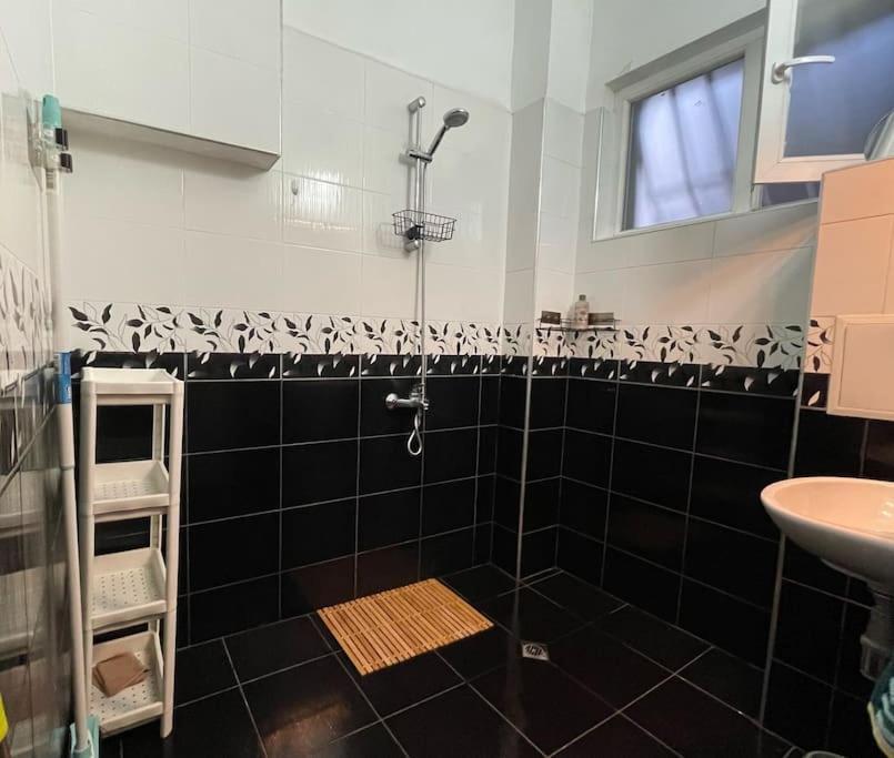 Lovely And Super Central Two-bedroom *