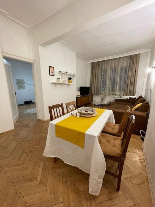 Apartament Lovely And Super Central Two-bedroom Sofia
