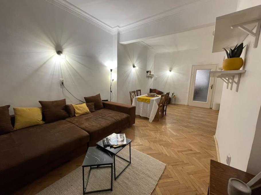 Apartament Lovely And Super Central Two-bedroom