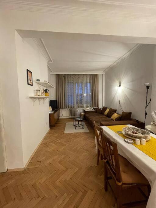 Lovely And Super Central Two-bedroom Apartament *