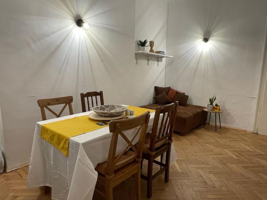 Lovely And Super Central Two-bedroom *